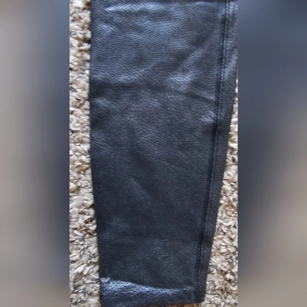 Spanx dark‎ gray faux snake skin print leggings size L